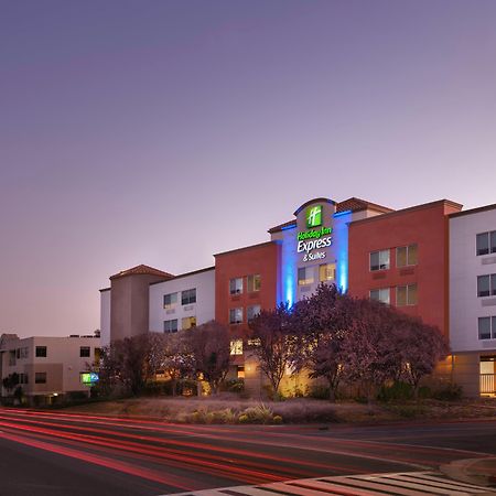 Holiday Inn Express Hotel & Suites Belmont By Ihg מראה חיצוני תמונה