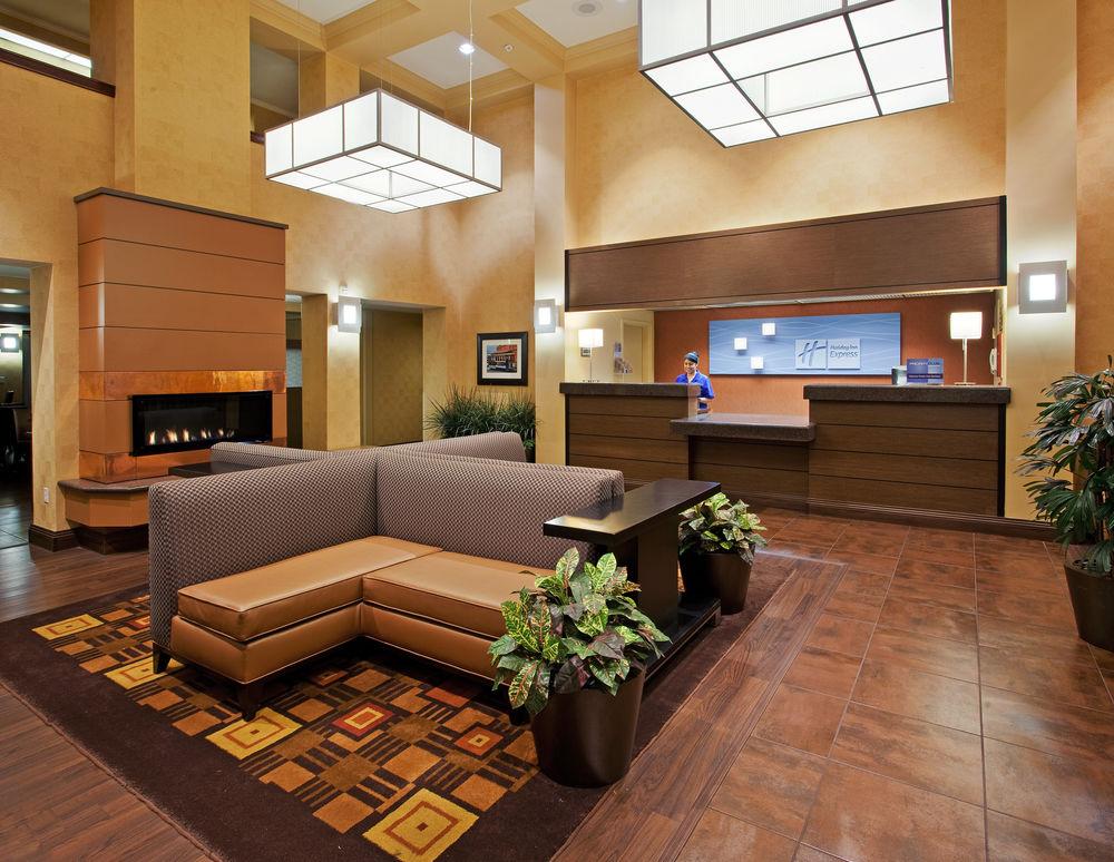 Holiday Inn Express Hotel & Suites Belmont By Ihg מראה חיצוני תמונה