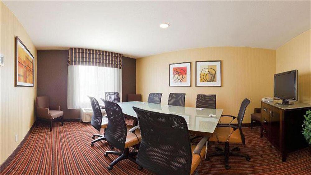 Holiday Inn Express Hotel & Suites Belmont By Ihg מראה חיצוני תמונה