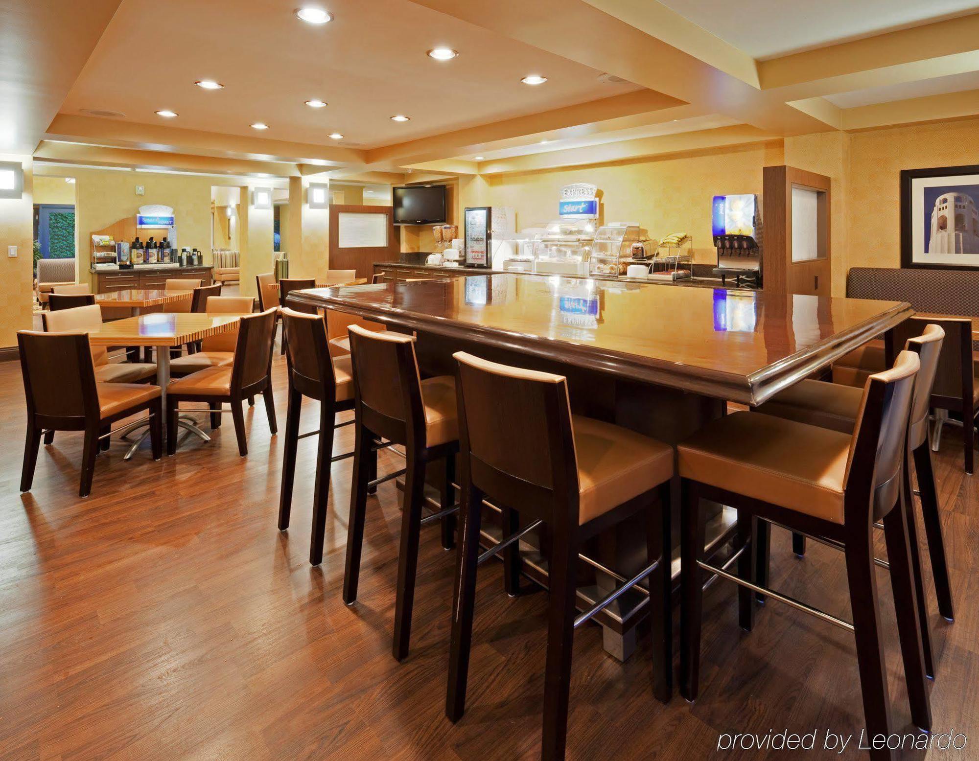 Holiday Inn Express Hotel & Suites Belmont By Ihg מסעדה תמונה