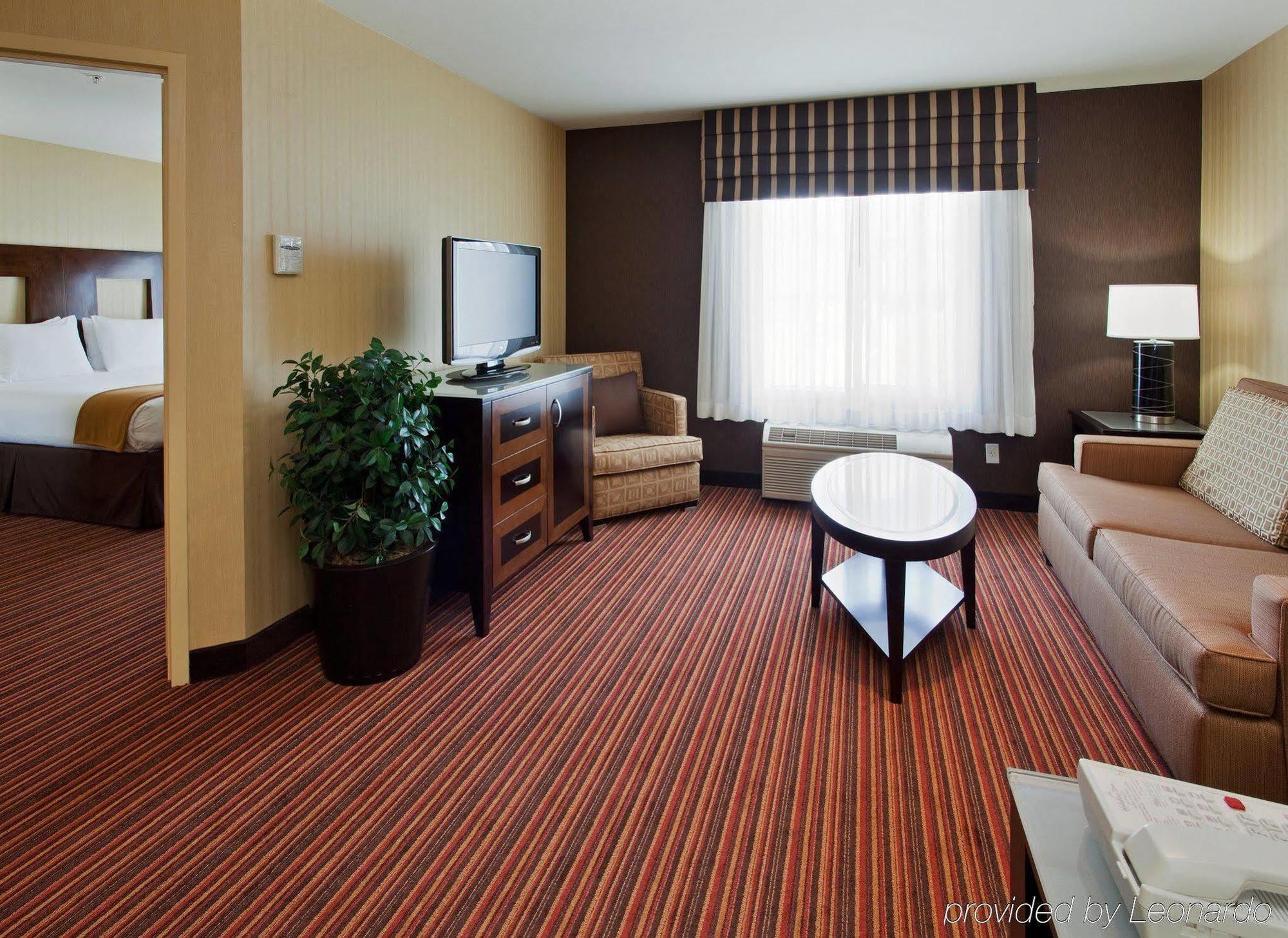 Holiday Inn Express Hotel & Suites Belmont, An Ihg Hotel חדר תמונה