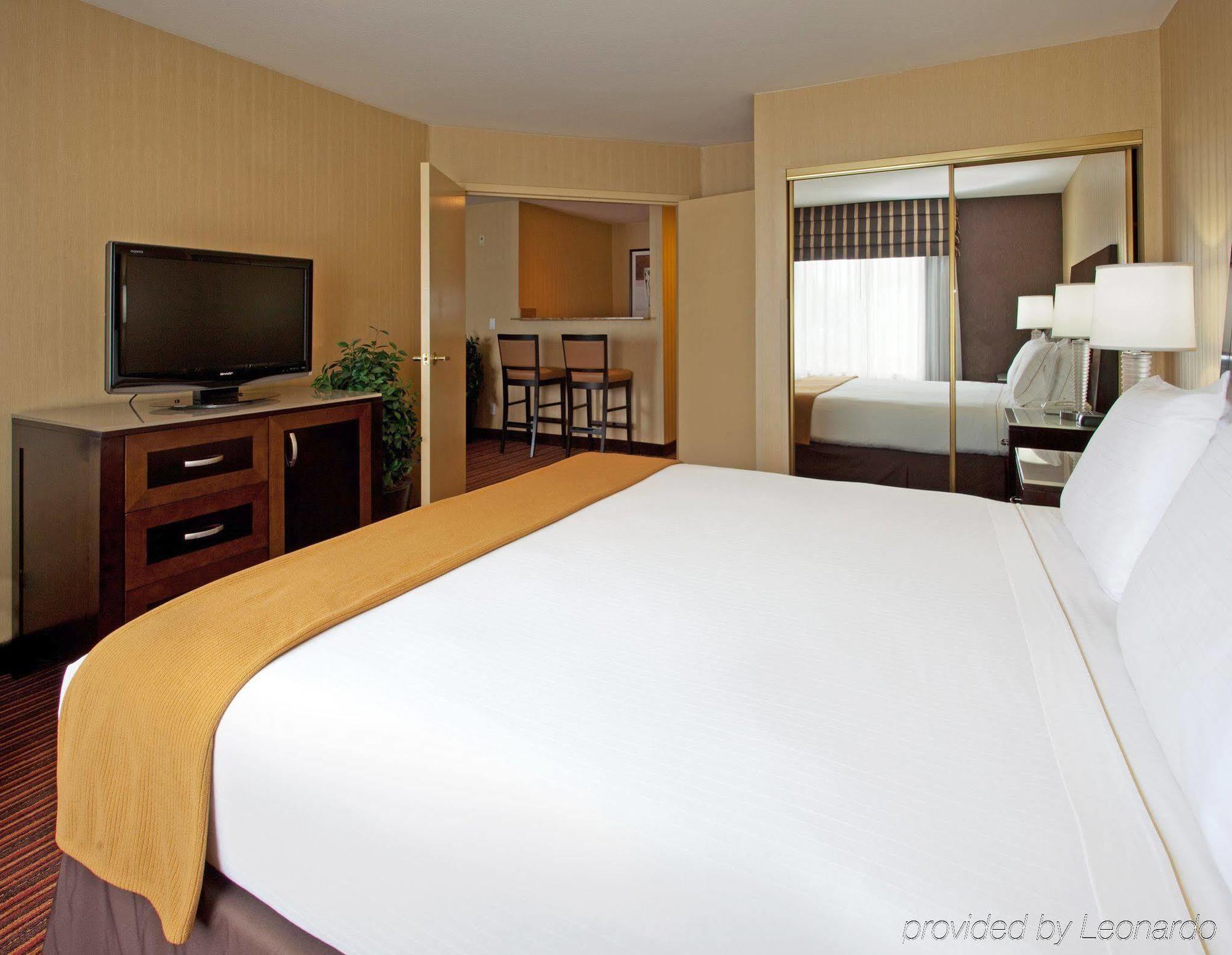 Holiday Inn Express Hotel & Suites Belmont By Ihg מראה חיצוני תמונה