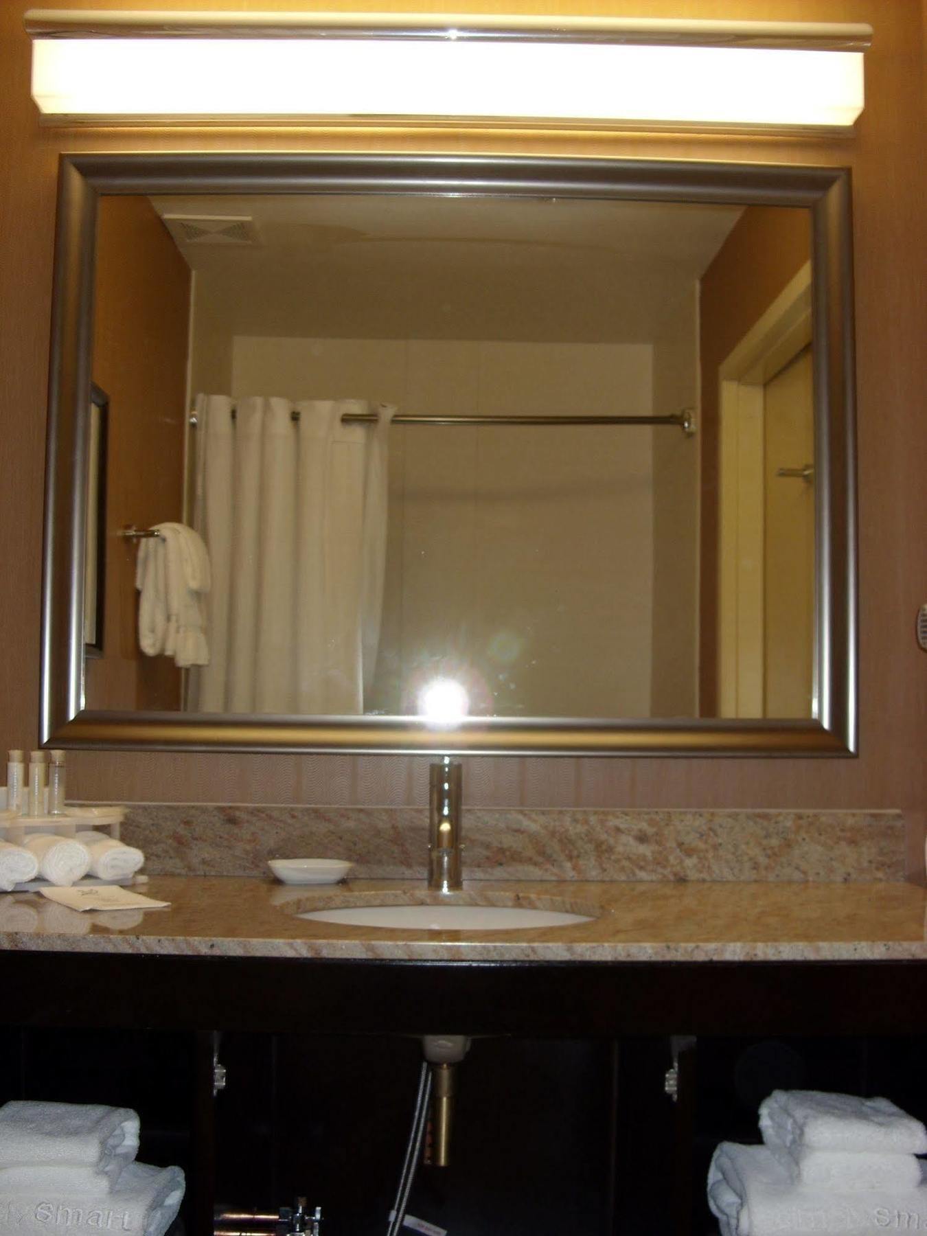 Holiday Inn Express Hotel & Suites Belmont By Ihg מראה חיצוני תמונה
