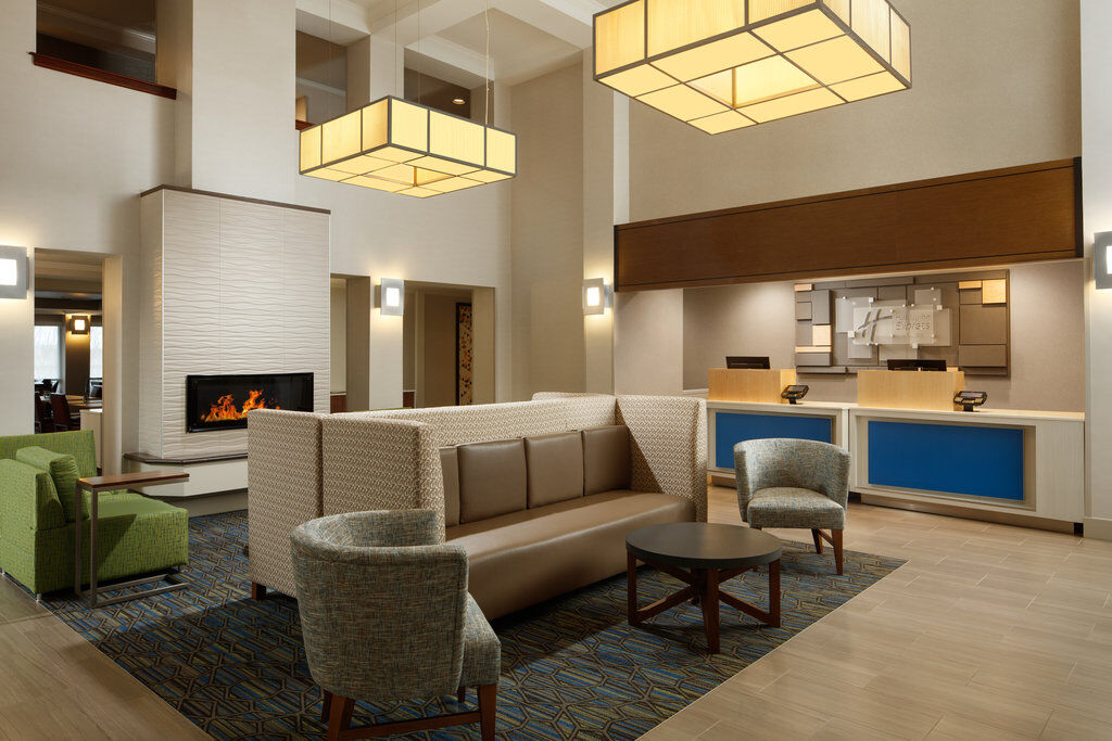 Holiday Inn Express Hotel & Suites Belmont By Ihg מראה חיצוני תמונה