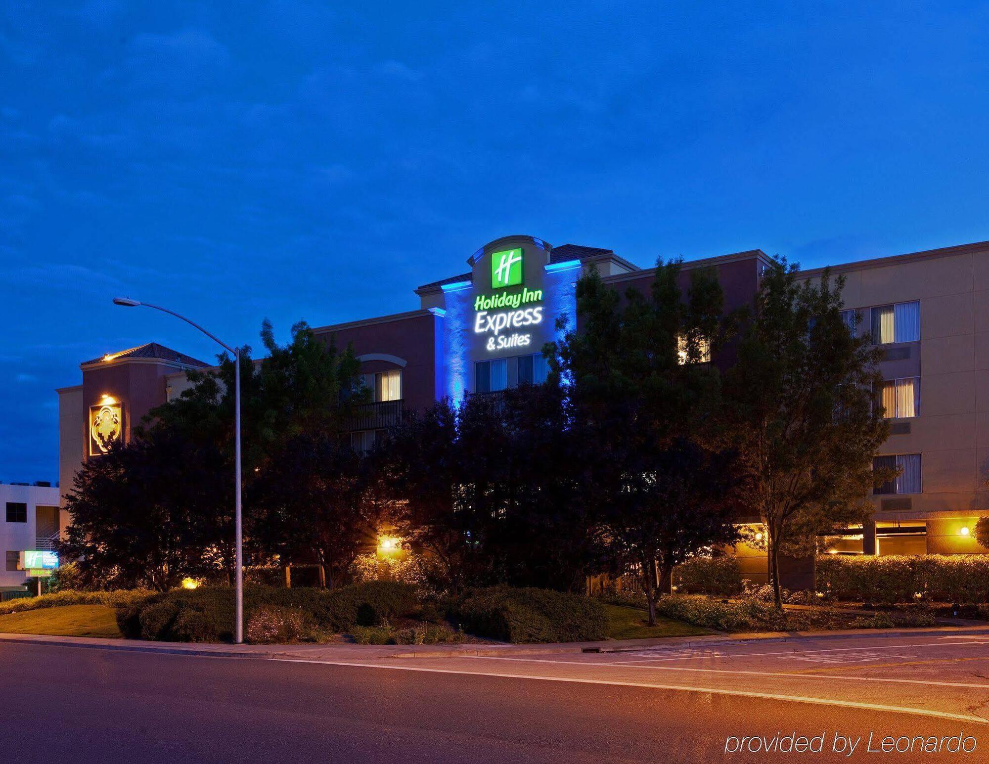 Holiday Inn Express Hotel & Suites Belmont By Ihg מראה חיצוני תמונה