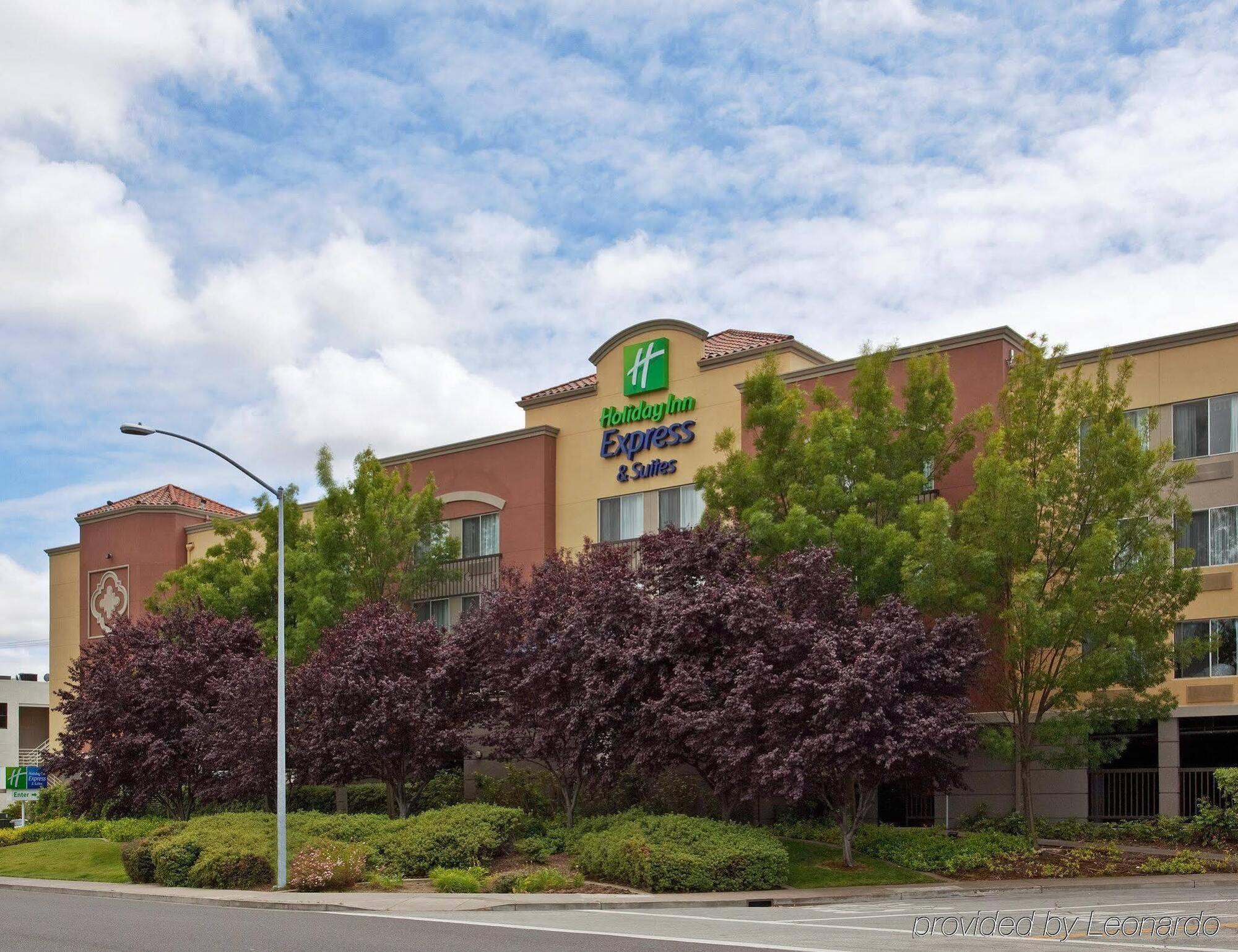 Holiday Inn Express Hotel & Suites Belmont By Ihg מראה חיצוני תמונה